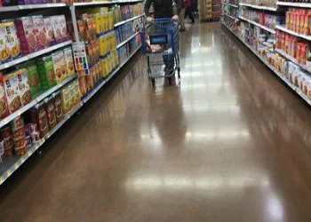 Crivella deixa servidores sem salários e vai às compras em Orlando