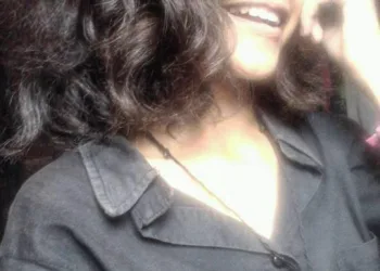 MENINA DE 12 ANOS MORRE ELETROCUTADA EM ÁRVORE DE NATAL