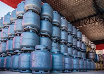 Prepare o bolso. Gás de cozinha fica 8,9% mais caro nesta terça