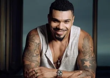 Ex-mulher de Naldo afirma que apanhava do cantor: “Ele é doente”