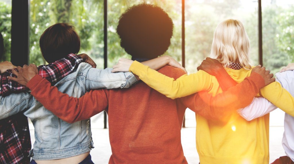 AMIGO DE INFÂNCIA PODE AFETAR SUA SAÚDE