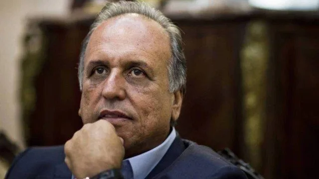 Pezão volta atrás e diz que só vai pagar servidores se derrubar liminar que impede venda da Cedae