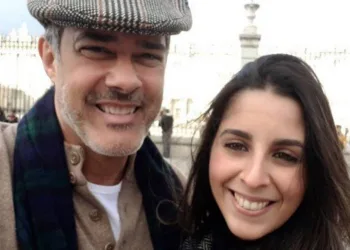 Após 15 anos, fã conhece Bonner e deixa apresentador emocionado