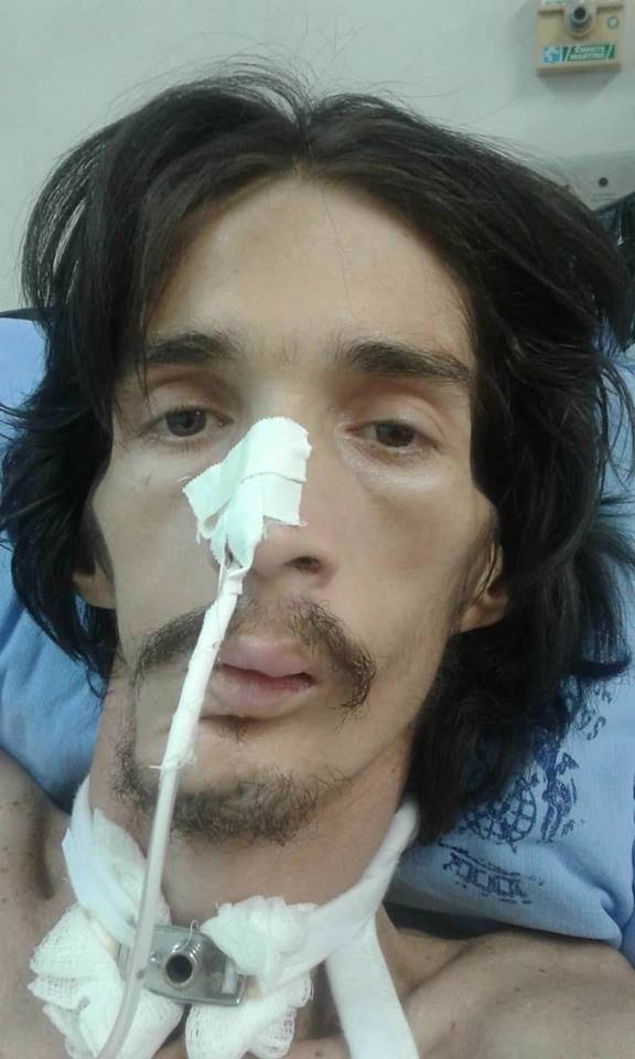 AJUDEM A ENCONTRAR A FAMILIA DESSE HOMEM!!! (FOTOS)