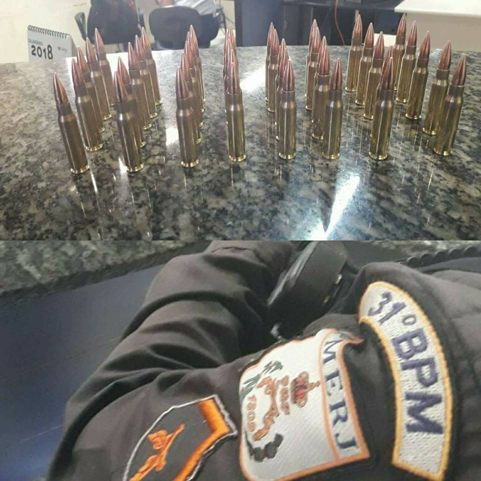 POLICIAIS PRENDEM DOIS INDIVIDUOS COM 40 MUNIÇÕES DE FUZIL NA ZONA OESTE!!!