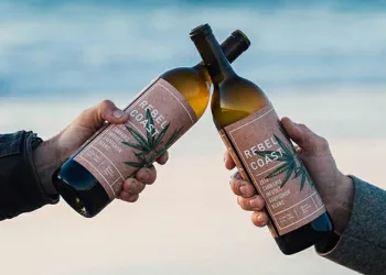 Empresa desenvolve vinho de maconha que promete não dar ressaca