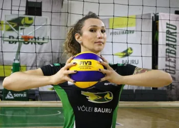 Federação de Vôlei marca reunião para discutir transexual no esporte