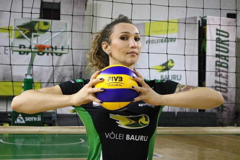 Federação de Vôlei marca reunião para discutir transexual no esporte