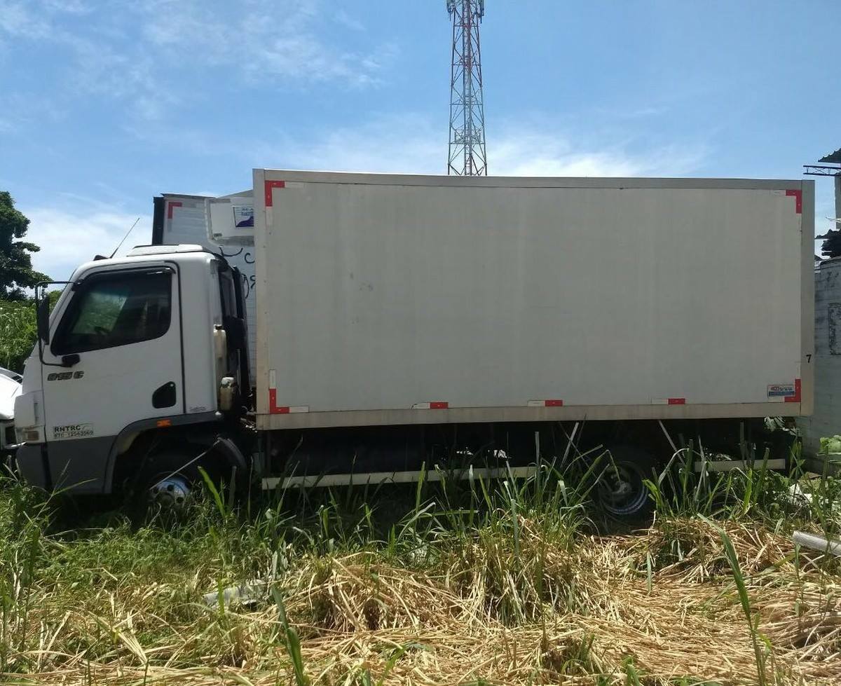 PM E LIGHT RECUPERAM 200 KG DE CABOS DE ENERGIA FURTADOS NA ZONA OESTE