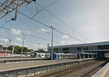 BANDIDOS RENDEM FUNCIONÁRIOS E INVADEM ESTAÇÃO DE TREM EM DEODORO