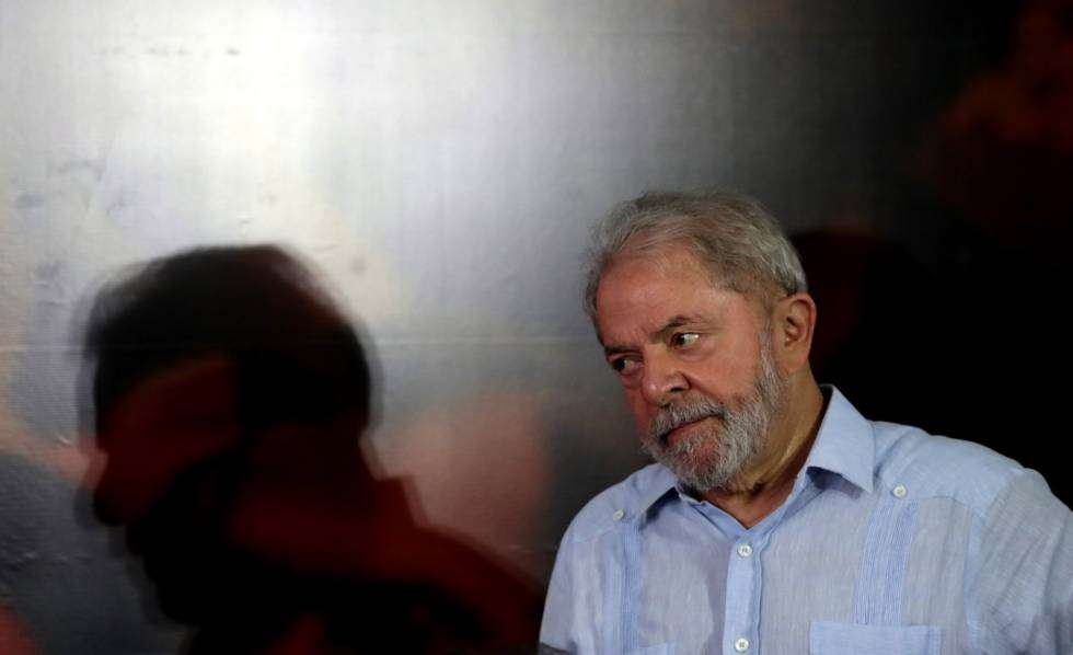 Em poucas horas, Lula queima primeiro cartucho para evitar prisão