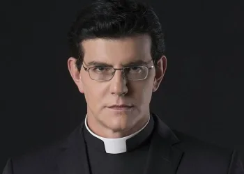 Padre famoso se defende da acusação de ter engravidado jovem