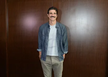 Ator abandona entrevista após se enfurecer com pergunta