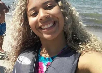 ESSA MENINA PRECISA DA SUA AJUDA!! E URGENTE!!!