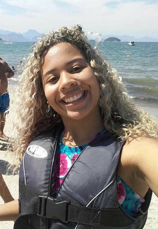 ESSA MENINA PRECISA DA SUA AJUDA!! E URGENTE!!!