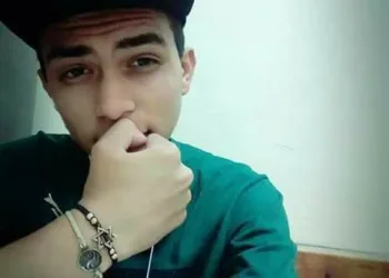 JOVEM SE JOGA DE PASSARELA NA BR 116 APÓS OUVIR GRITOS DE “PULA PULA, NÃO TEM CORAGEM…