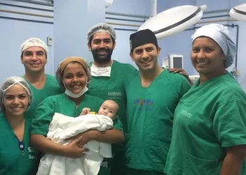 MÉDICO NA ZONA OESTE FAZ TRABALHOS INCRÍVEIS NA REGIÃO E SENSIBILIZA PACIENTE!!(FOTOS)