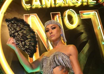 Famosos bombam no Camarote Nº1 durante os desfiles da Sapucaí(fotos)