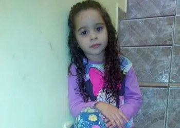 ATENÇÃO MAMÃES!!! Garota de 7 anos morre após participar de novo desafio perigoso da web
