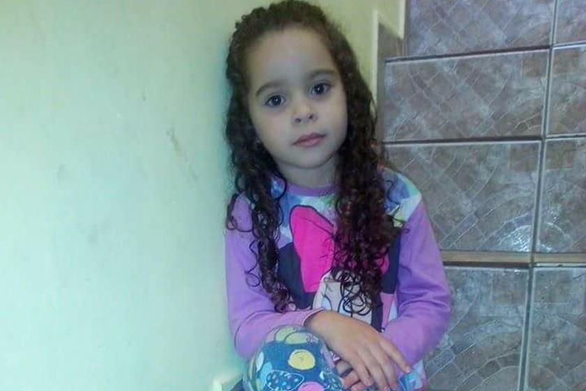 ATENÇÃO MAMÃES!!! Garota de 7 anos morre após participar de novo desafio perigoso da web