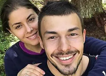 Mulher termina casamento após reparar em detalhe de foto no Instagram