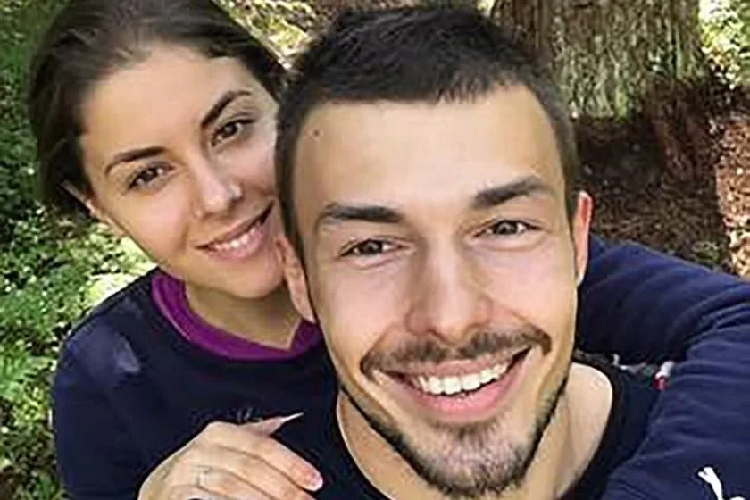 Mulher termina casamento após reparar em detalhe de foto no Instagram