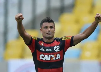 JOGADOR DO FLAMENGO ESTÁ CURADO DE CÂNCER E VOLTA A JOGAR!!!!