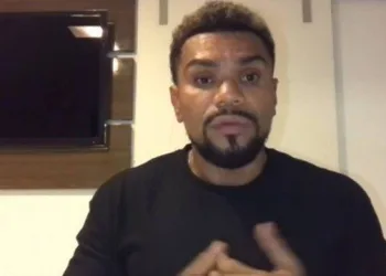 Treta sem fim!!! Naldo acusa ex-mulher de estelionato e promete ação por difamação