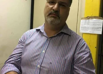 EX DELEGADO É PRESO EM BAIRRO DA ZONA OESTE!! (FOTOS)