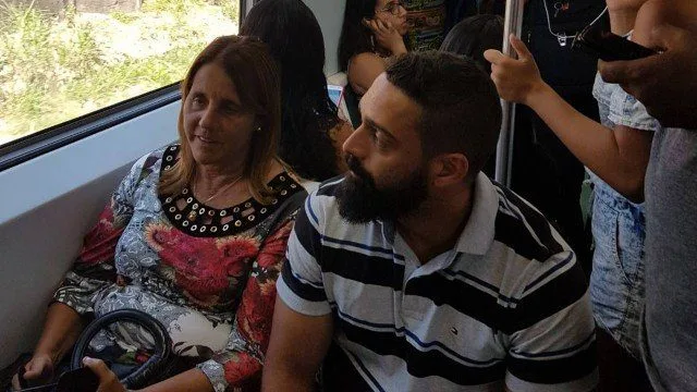 DEPUTADA LUCINHA VAI DE TREM PARA ASSEMBLEIA!!! LEIA…