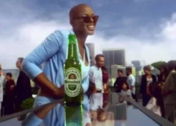 Heineken é acusada de racismo em comercial e tira anúncio do ar   Leia mais: https://oglobo.globo.com/sociedade/heineken-acusada-de-racismo-em-comercial-tira-anuncio-do-ar-22530299#ixzz5AyEdLJb6  stest