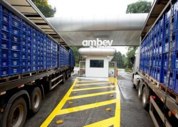 Ambev seleciona profissionais para área de vendas e oferece salário de R$ 7 mil