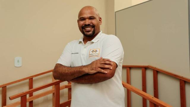 Fisioterapeuta abre instituto em Pedra de Guaratiba e oferece sessões populares