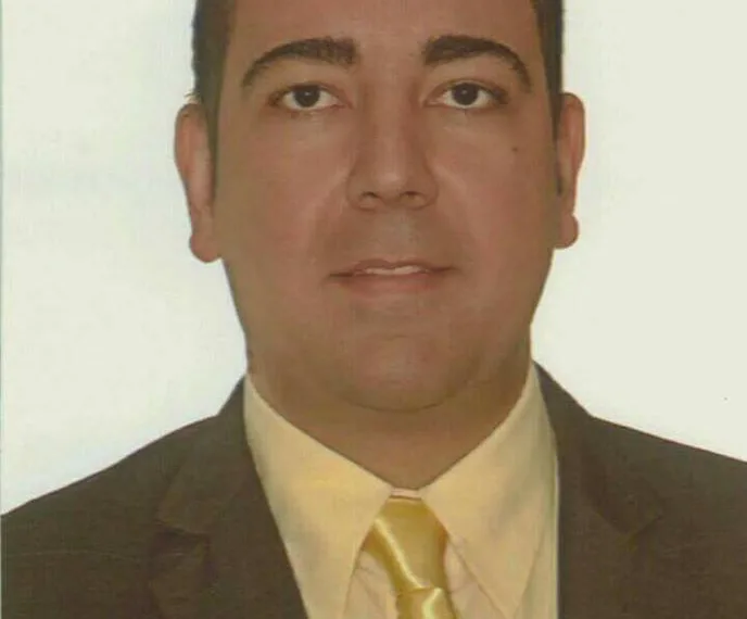 ADVOGADO QUE PRATICAVA ASSALTOS DE TERNO E GRAVATA É PRESO