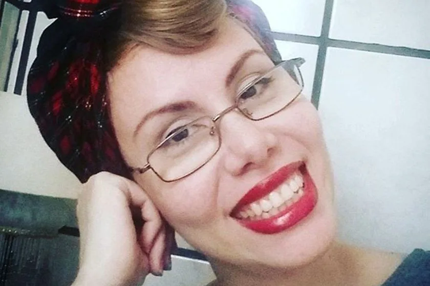 CANTORA EVANGÉLICA ENSINA COMO “DEIXAR DE SER CACHORRA” LEIA…