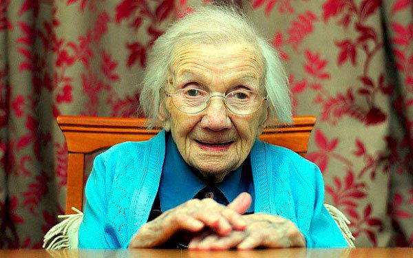Mulher de 109 anos afirma que para viver mais tempo o segredo é evitar os Homens