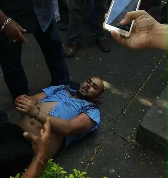 MULTIDÃO ESPANCA HOMEM QUE ESFAQUEOU MULHER EM SHOPPING NO RJ!!!