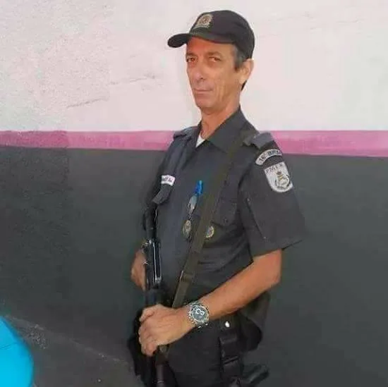 POLICIAL MORRE EM ASSALTO NO RIO!!!  É O 31° POLICIAL MORTO ESSE ANO!!!
