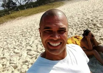 ESSE HOMEM NÃO É BANDIDO!!! ELE É INOCENTE!! QUEREMOS JUSTIÇA