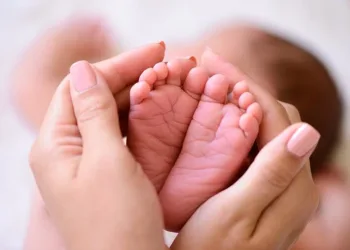 Carrinho de supermercado sujo deixa bebê com graves doenças