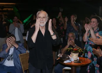 ATOR VETERANO TOMA TOCO DE NOVINHA E VOLTA MORAR COM A EX!!!