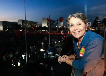 Deputada federal  muda o nome para Erika Lula Kokay
