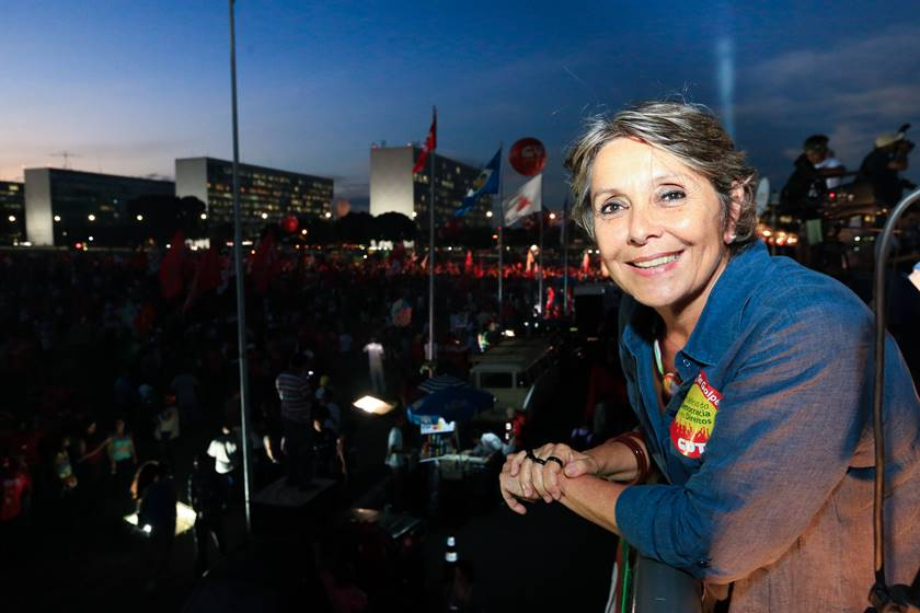 Deputada federal  muda o nome para Erika Lula Kokay