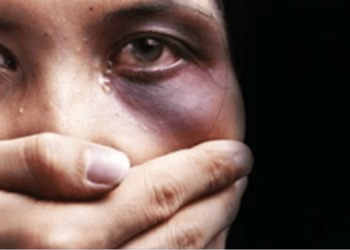 40% das mulheres que sofrem violência doméstica são evangélicas, diz pesquisa recente