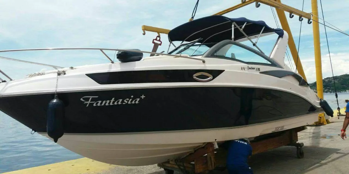 LANCHA DESAPARECE COM 8 PESSOAS EM BARRA DE GUARATIBA!!!