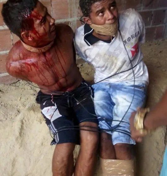 JOVENS SÃO SALVOS POR PASTOR EM COMUNIDADE DA ZONA OESTE!!!