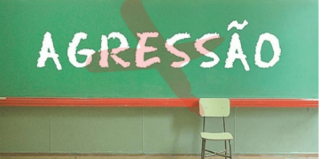 AGORA É LEI! Família de aluno que agredir professor será responsabilizada.