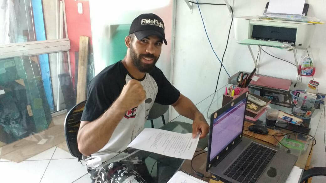LUTADOR DE MMA E MORADOR DE CAMPO GRANDE PRECISA DE APOIO PARA UMA LUTA!!