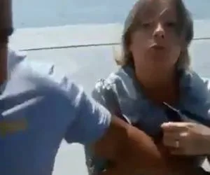 REPÓRTER DO SBT É DEMITA APÓS BRIGA COM GUARDA MUNICIPAL NO RIO!!!