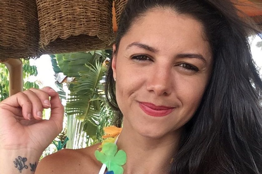 MULHER FAZ VIDEO DE TROLLAGEM COM BOLSONARO E ESTÁ SENDO AMEAÇADA NA NET